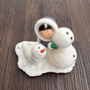 Vintage 2013 Hallmark Frosty Friends 34th Eskimo Seal Snowman Ornament NIB